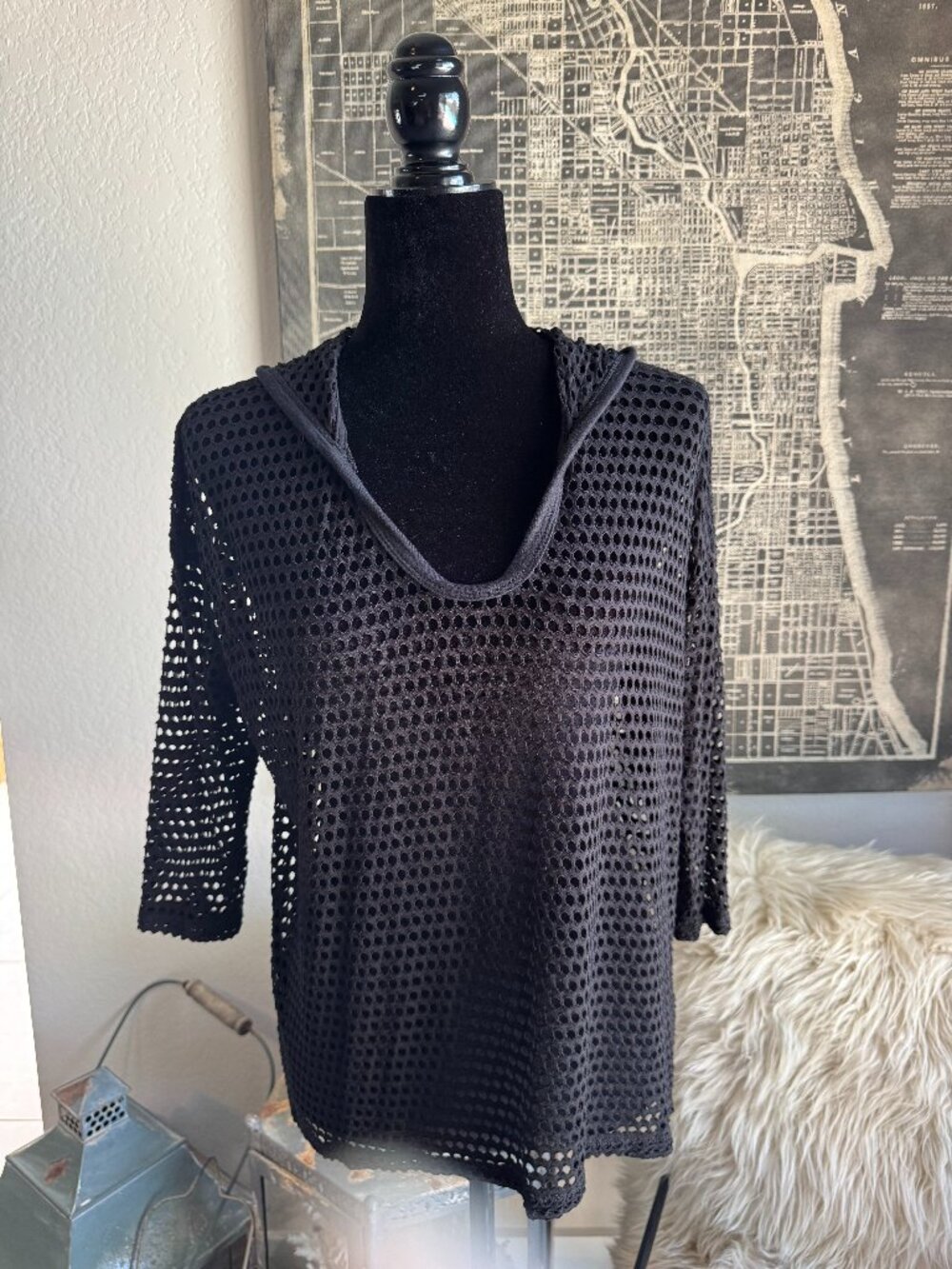 Size M - Bobeau Black 3/4 Sleeve Open Weave Hoodie